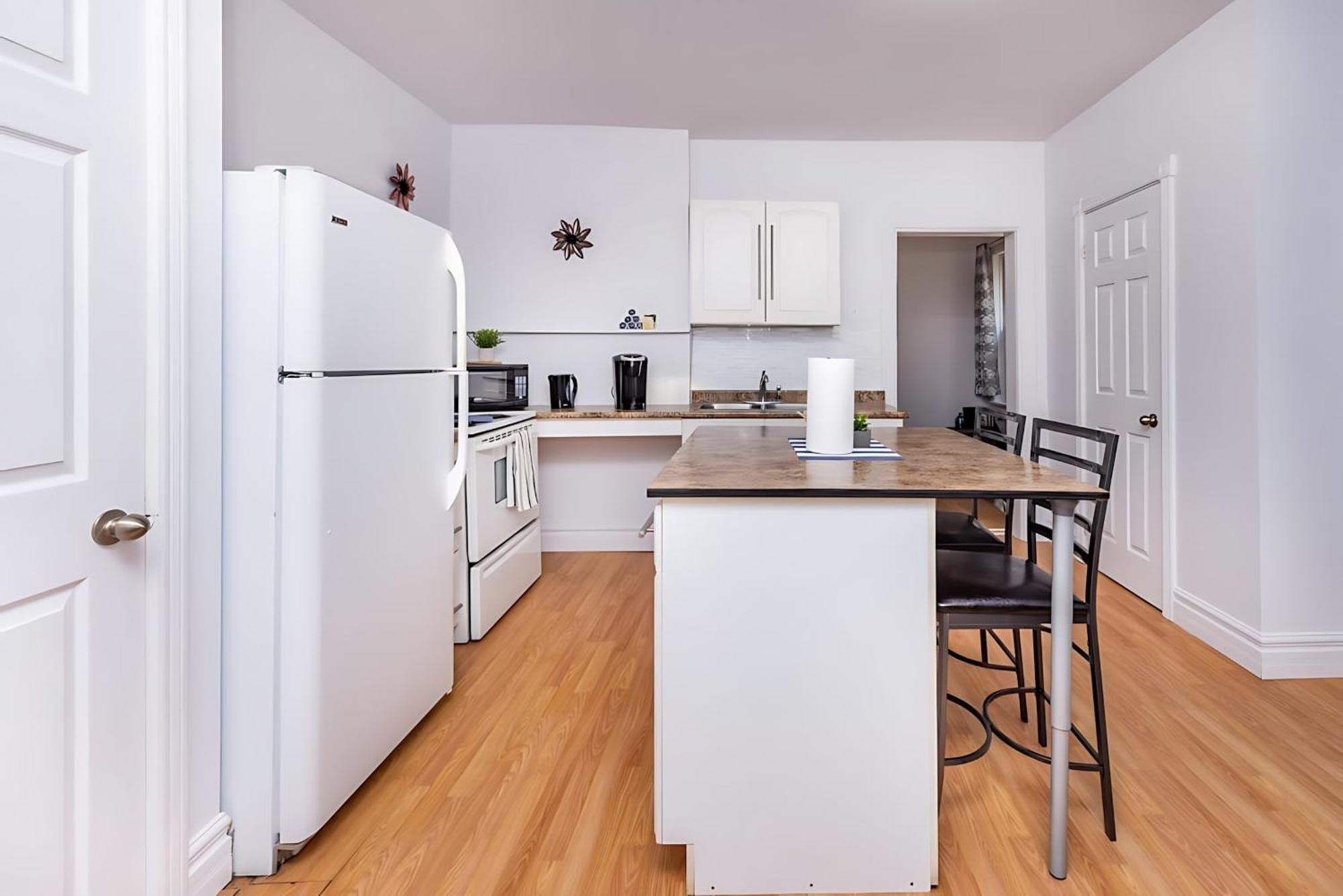 Pet-Friendly Apartment - Steps To Rideau Centre Оттава Экстерьер фото